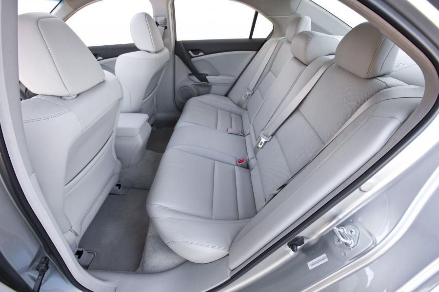 Интерьер Acura TSX 2008 года  (фото 159 из 210)